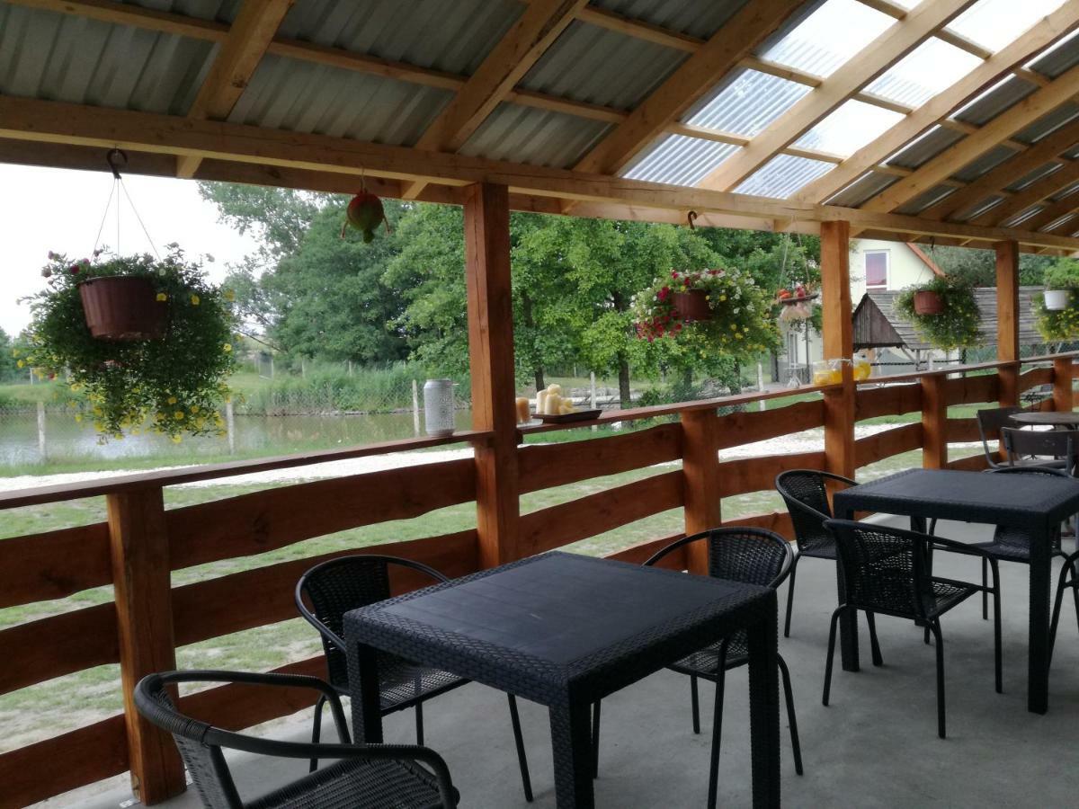 Agrowczasy Nad Stawem Villa Gartatowice Eksteriør bilde